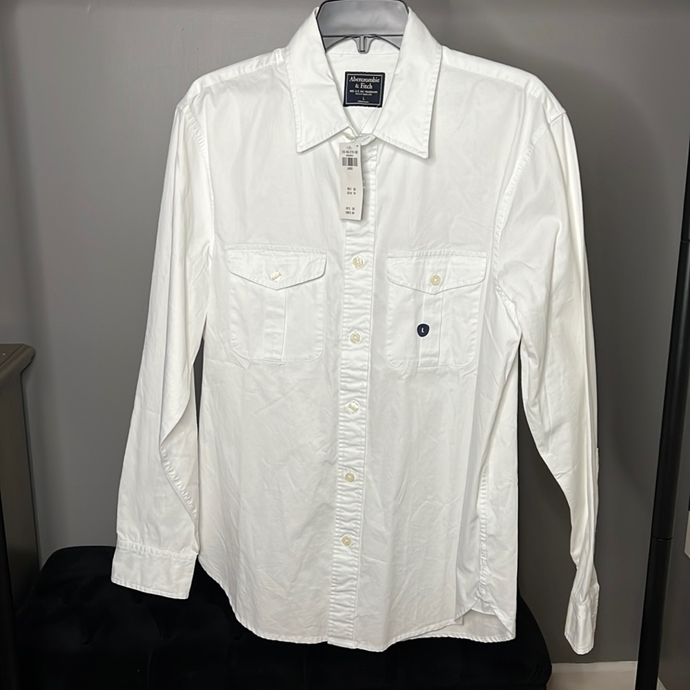 New Old Stock Abercrombie & Fitch long sleeve button down shirt. Mens size L
